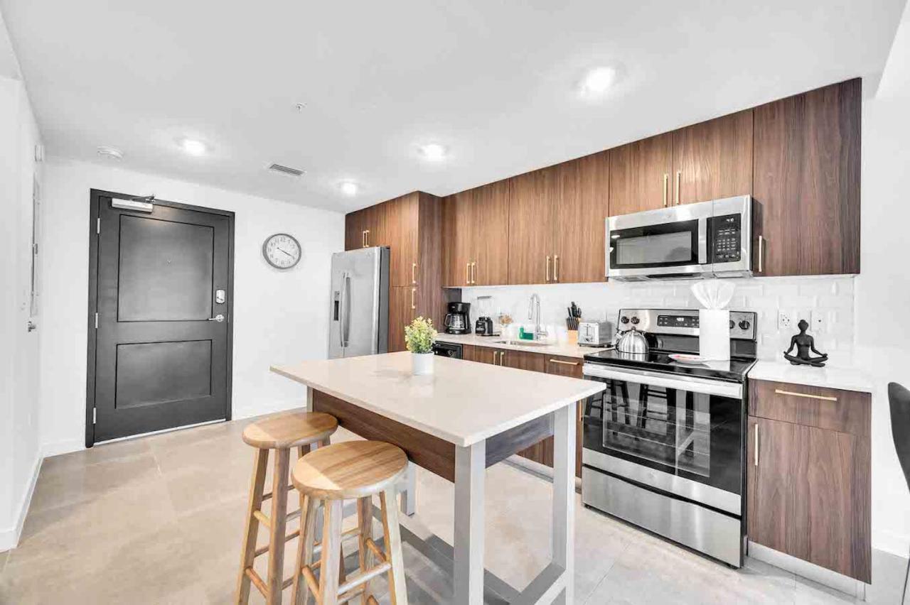 Charming Apt In The Heart Of Downtown With Free Parking Маями Екстериор снимка