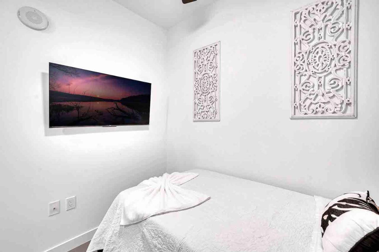 Charming Apt In The Heart Of Downtown With Free Parking Маями Екстериор снимка