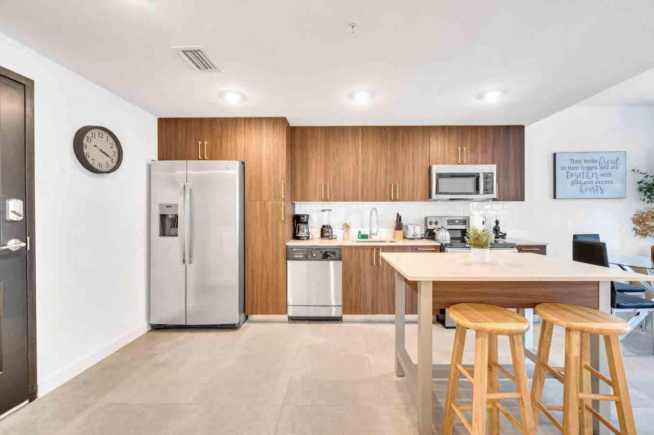 Charming Apt In The Heart Of Downtown With Free Parking Маями Екстериор снимка
