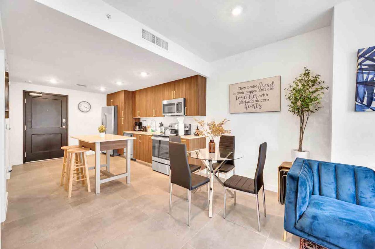 Charming Apt In The Heart Of Downtown With Free Parking Маями Екстериор снимка