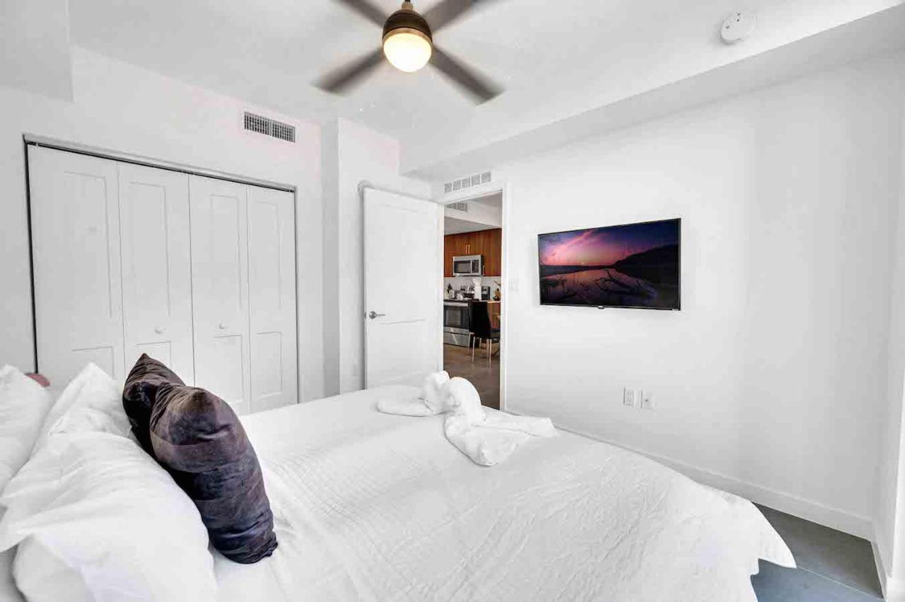 Charming Apt In The Heart Of Downtown With Free Parking Маями Екстериор снимка